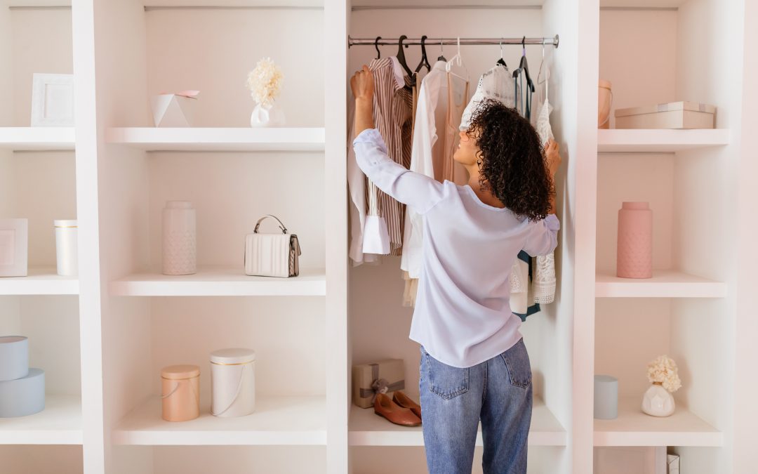 Simplify Your Wardrobe, Keep Your Style: A Busy Woman’s Guide